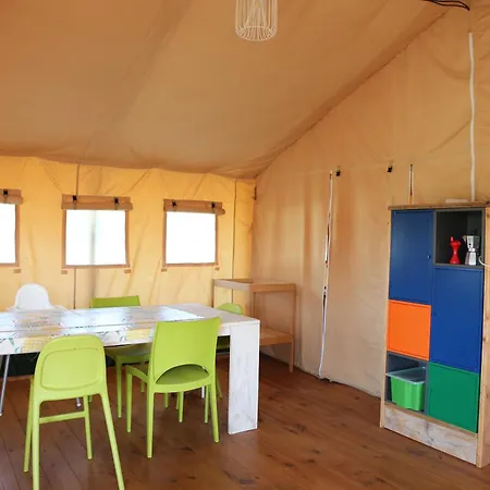 Safarilodge Confort Tent 2-6 Pers אתר קמפינג 3*