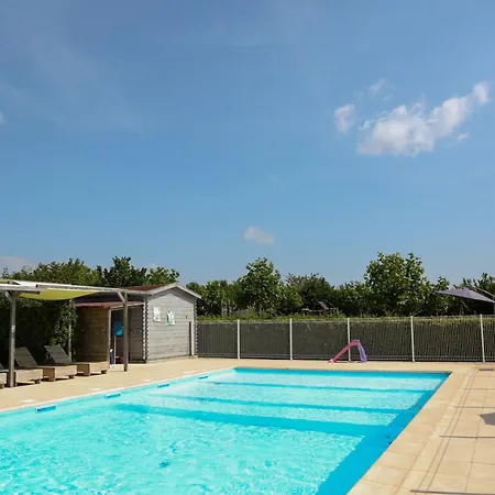 Safarilodge Confort Tent 2-6 Pers אתר קמפינג